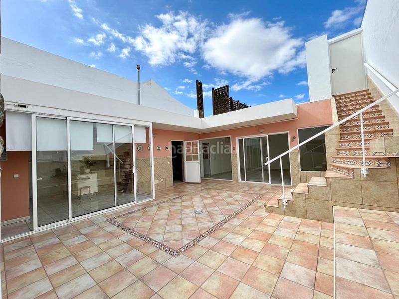 Foto 92299bf9-5588-46d9-99ca-b58d649fed39. Casa adosada  en residencial San Fernando en San Bartolomé de Tirajana