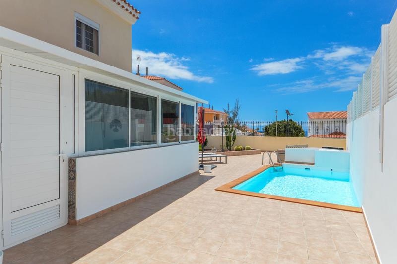 Foto b55d9272-2890-430e-b785-e94416c17d5f. Casa adossada amb aparcament piscina a Arguineguín Mogán