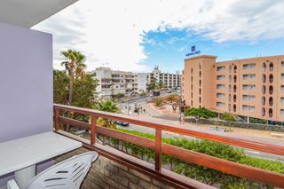 Apartament a Playa del Inglés. Apartamento con terraza al lado del cc el yumbo