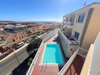 Apartament  Calle teguisa. Exclusivo apartamento con terraza, vistas al mar y piscina clima