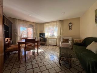 Appartement  Portugal. Se vende vivienda en esquina en la avda portugal!!!