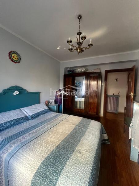 Foto 5b1daf3f-47e0-4ce7-9835-64e9be74b401. Piso impresionante esquinazo en torres villarroel!!! en Salamanca