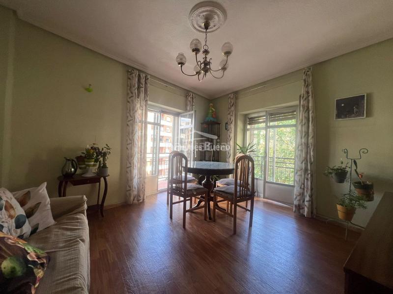 Foto 5b6952a4-51a3-4c02-aeb9-95e566315a02. Piso impresionante esquinazo en torres villarroel!!! en Salamanca