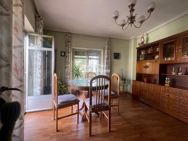 Foto 6d243858-dc72-4c4c-8d78-e32103a8f1c3. Piso impresionante esquinazo en torres villarroel!!! en Salamanca