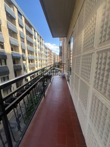 Foto 9cdec6e6-d2aa-4862-9005-de6eb6c45cab. Piso impresionante esquinazo en torres villarroel!!! en Salamanca