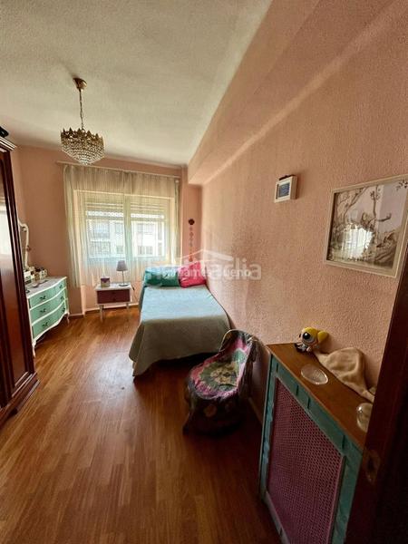 Foto aeb49828-5798-443d-8718-80cac41e2565. Piso impresionante esquinazo en torres villarroel!!! en Salamanca