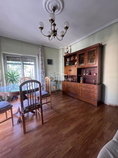 Foto ea5a0548-602e-4024-91a6-eaebd4525b9e. Piso impresionante esquinazo en torres villarroel!!! en Salamanca