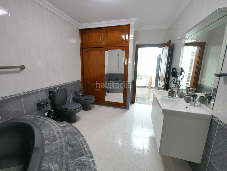Foto 346f5d40-8bf4-4311-82f8-ce19a19c08c5. Casa amb aparcament piscina a Tahiche Teguise