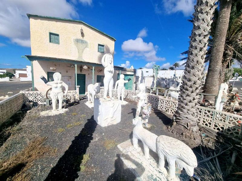 Foto 99a278eb-741c-41d2-a99d-6e32cc142fb8. Masia amb aparcament a villa de Teguise Teguise