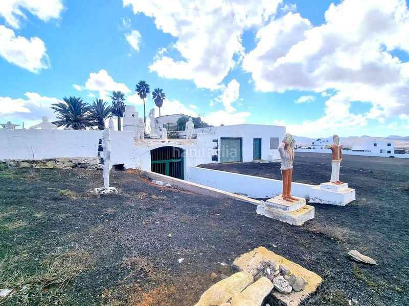 Foto a30e822b-7946-450c-b2e2-cc2010a79512. Masia amb aparcament a villa de Teguise Teguise