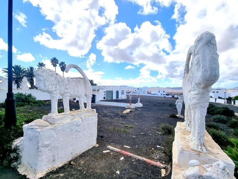 Foto a8ee4db0-0153-4b59-af0b-7d43cd673eec. Masia amb aparcament a villa de Teguise Teguise