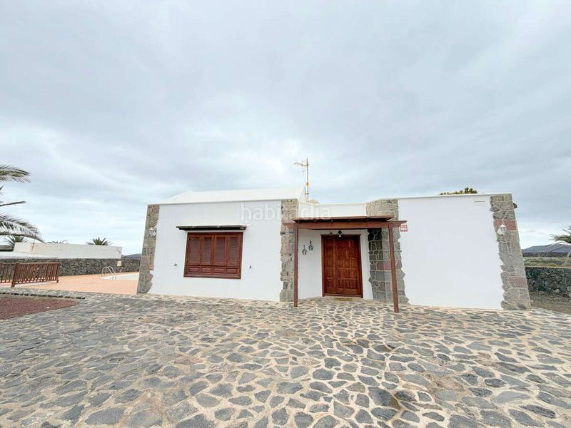 Foto e0d82929-9d29-4f3c-94a6-24b99dec21c7. Xalet amb aparcament piscina a Yaiza pueblo Yaiza