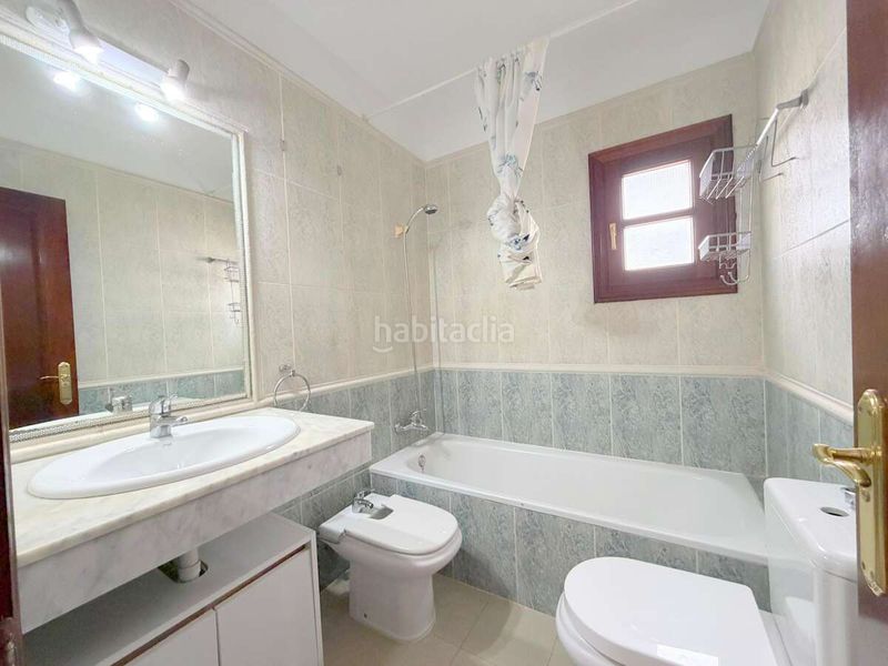 Foto 85fb6cf6-890c-4191-90b3-ab776b83efa4. Casa aparellada amb aparcament piscina a Playa Blanca Yaiza