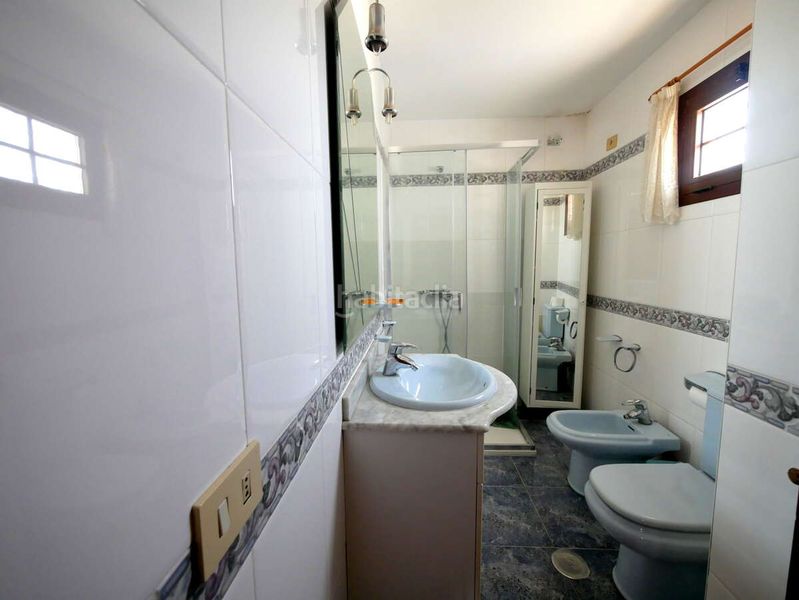 Foto 3ee6937d-4f35-4d3a-b68c-93067a9b94b3. Casa amb aparcament a Haría pueblo Haría