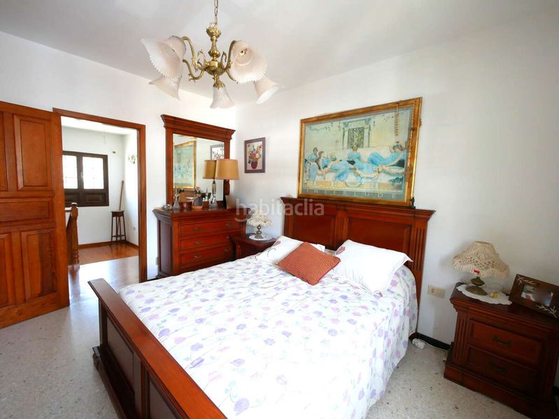 Foto dbff9a04-b72a-47b2-a632-8d642362561d. Casa amb aparcament a Haría pueblo Haría