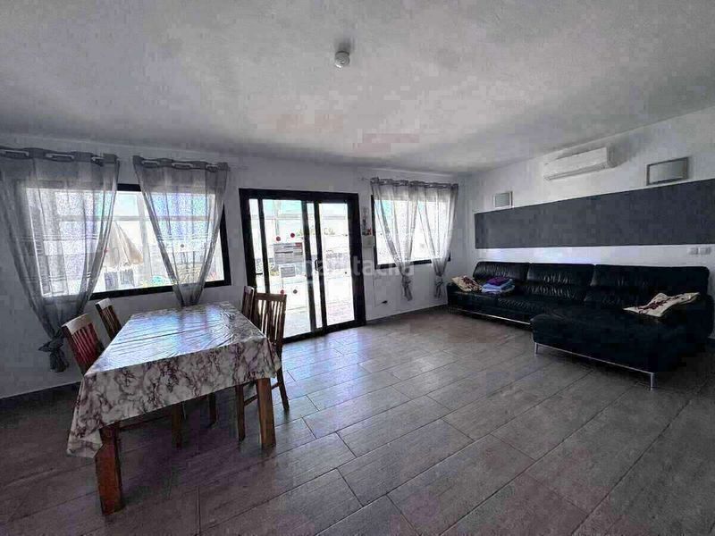 Foto 174088d2-78d6-4b21-90a8-67ca9a532094. Casa amb aparcament piscina a Playa Blanca Yaiza