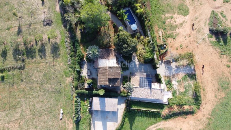 Foto b297a418-7083-486f-9735-e9b3796f7312. Masia amb aparcament piscina a Sencelles