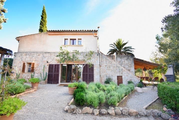 Foto d64b12da-667e-48a6-b990-3f1b7b5eb802. Masia amb aparcament piscina a Sencelles