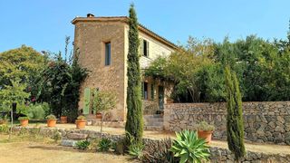 Masia a Establiments. Casa con caracter en establiments