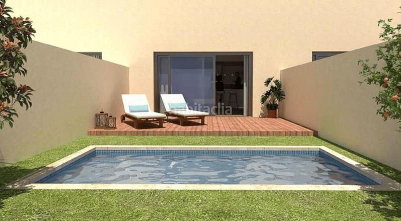 Foto ef16d94a-3491-47c5-984c-bb04f6ce6591. Casa adossada amb aparcament piscina a Llubí