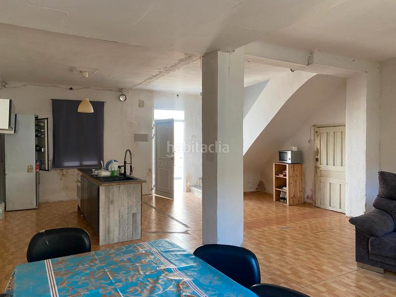 Foto a51b6990-105f-415a-8a72-9f30dfac2b09. Casa se vende casa en Luceni