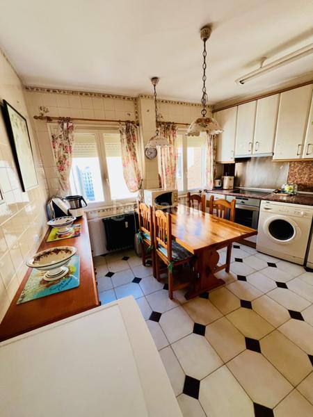 Foto e6a3a0d9-b25b-4923-bb9d-b96c90307ad1. Piso en avenida de navarra 4 oportunidad en Barrio del Ave Zaragoza