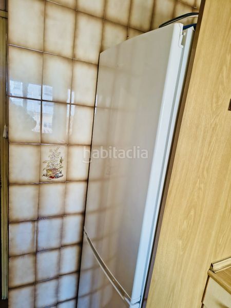Foto ebb7ee9f-b668-446b-8936-17409dc2583e. Piso en Avenida Cataluña Zaragoza
