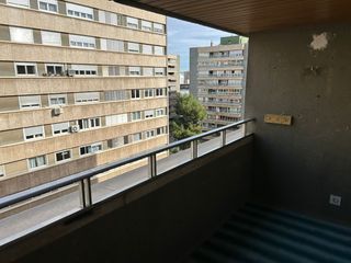 Pis a Plaza de roma 440. Espectacular piso, exterior ,centrico, cuatro habitaciones, gara