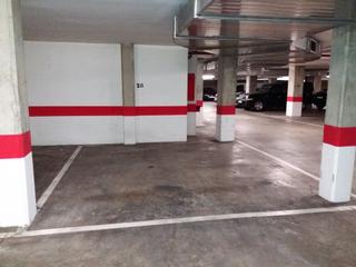 Aparcament cotxe a Vía univérsitas 30