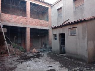 Country house in Monzón