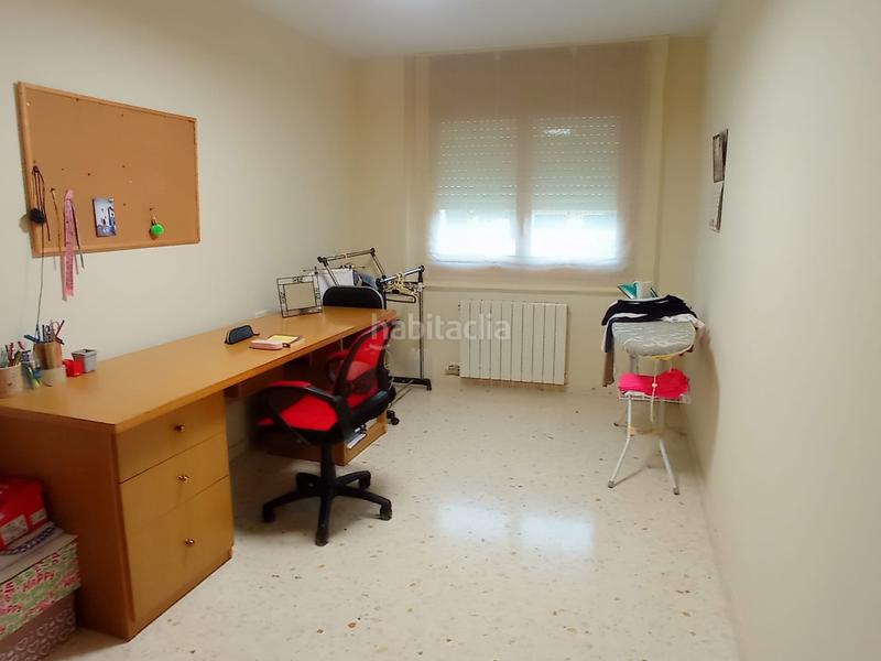 Foto 9977cb7d-e893-48c0-b31b-d064cd40819c. Casa adosada en Monzón