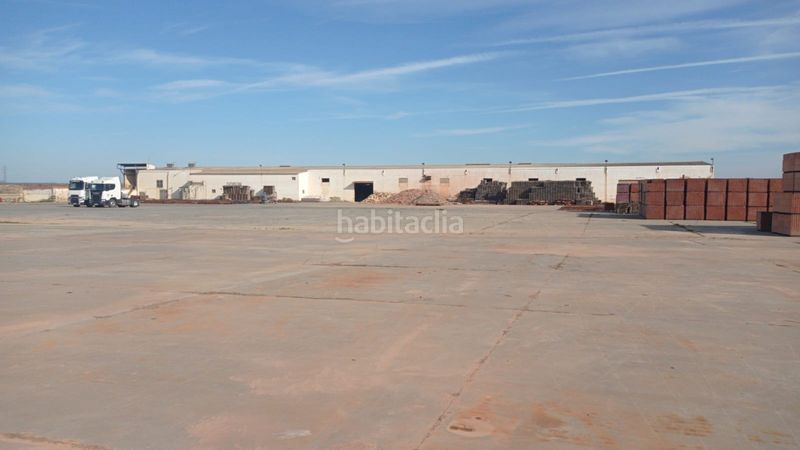 Foto c0d2dfd5-ffd9-4db9-837b-a495f00002e9. Local comercial a Alcolea de Cinca