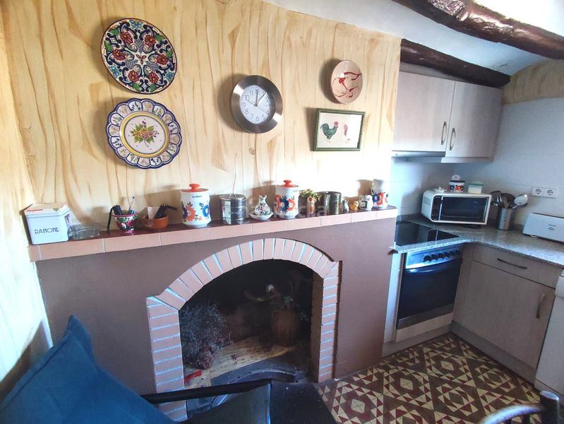 Foto 22009220-dd93-45e5-af2c-60bc70bd984f. Casa adossada amb aparcament a Azlor