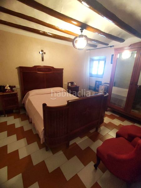 Foto 547b7cd8-f673-4ffa-b99a-ac0254580a78. Casa adossada amb aparcament a Azlor