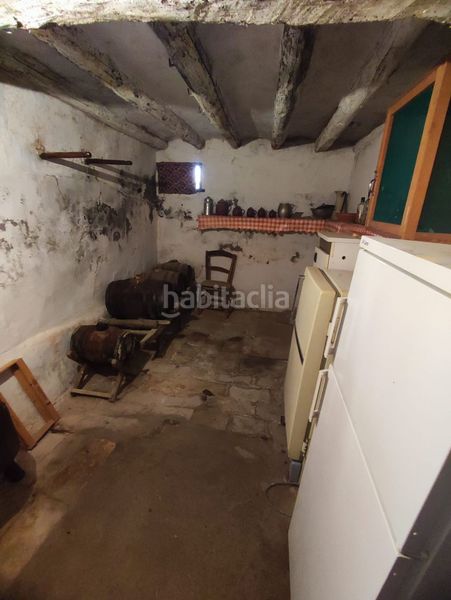 Foto 8af6b184-3106-4e5f-9b24-e4f18aadefb0. Casa adossada amb aparcament a Azlor