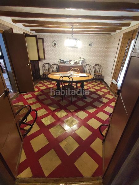 Foto 8d6b1e5d-d3aa-4610-83b9-66c3a655900e. Casa adossada amb aparcament a Azlor