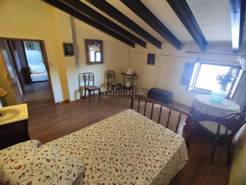 Foto ad9ba887-be11-49e7-8ee4-1c98687e8479. Casa adossada amb aparcament a Azlor