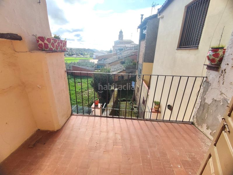 Foto da98ab22-555a-4bc7-8378-815e08cea8fb. Casa adossada amb aparcament a Azlor