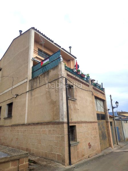 Foto 61fd76e3-25c4-445a-b557-074a960ed16d. Casa aparellada a Azlor