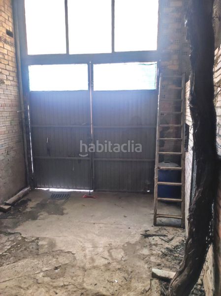 Foto d1cefaf1-ddf8-477a-9aa2-905ba63acd0d. Casa aparellada a Azlor