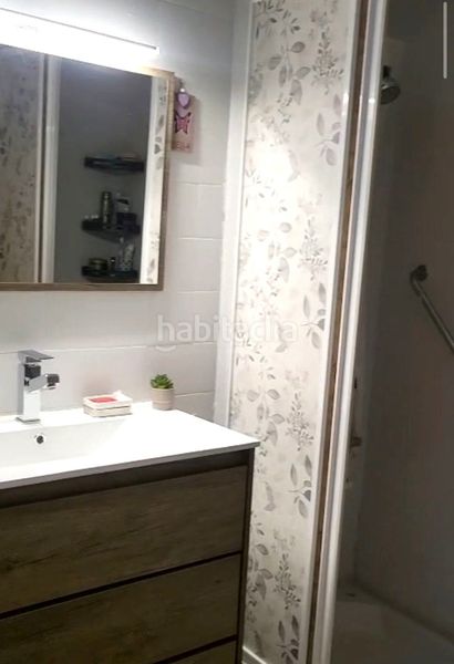 Foto f5e26066-a2d4-425a-bb87-1ed0d2b7d9fc. Casa aparellada a Azlor