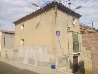 Masia a Alcolea de Cinca