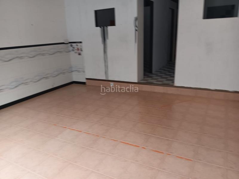 Foto 2a79ab15-83b2-4d49-84b5-01db85d97f6b. Lloguer local comercial a calle venancio bosco 6 a Castro - Urdiales