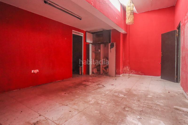 Foto 8ccd0063-5adf-4e57-8f8a-8434c56ca7a9. Lloguer local comercial a Oviedo - calle tenderina 145 a Oviedo