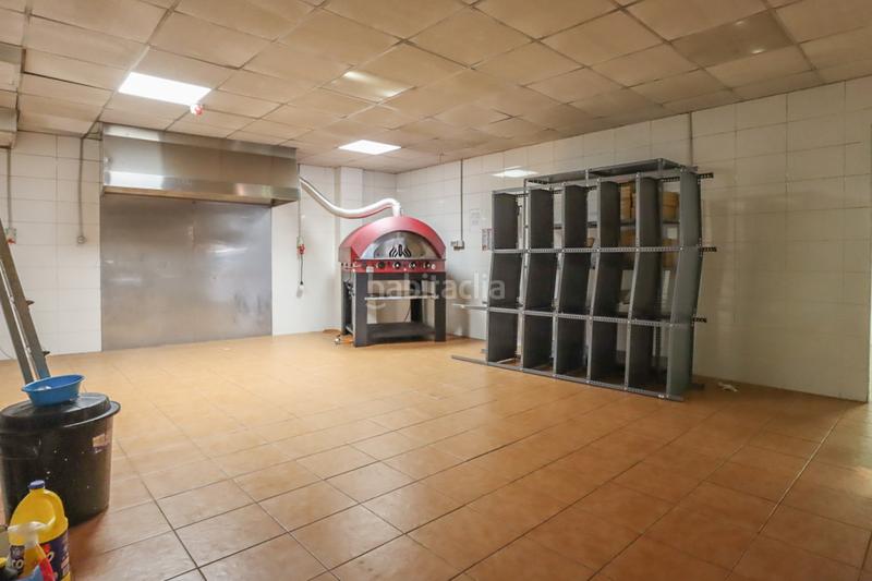 Foto 87c3cbf0-cdfe-4e4e-b82d-b3c03e6458df. Lloguer local comercial a Oviedo - calle fermín canella 9 a Oviedo