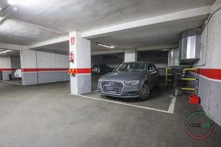 Aparcament cotxe en Carretera bolgachina  2. oviedo 2. Plaza de garaje extra amplia  perfecta para coche grande  moto o