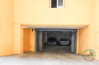 Aparcament cotxe a Ciudad Naranco - Prados de La Fuente