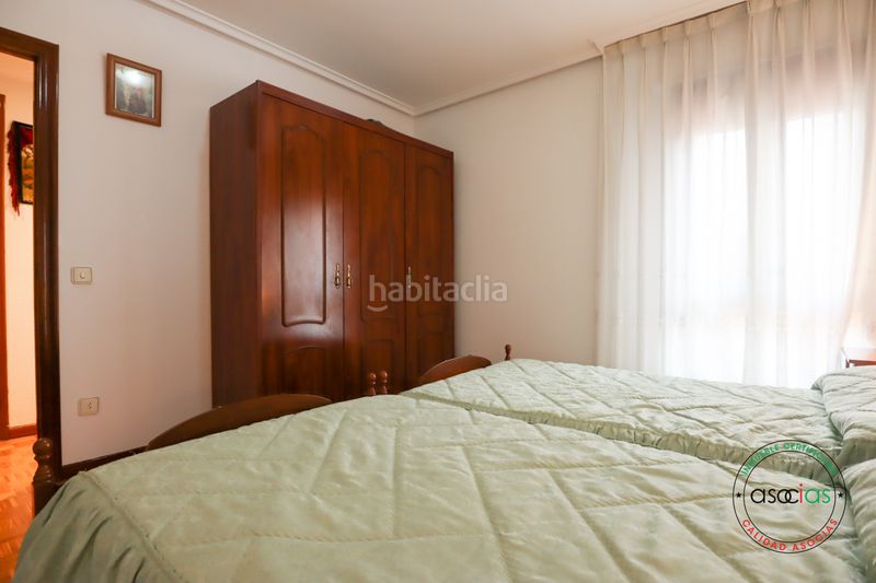Foto 00629ddb-7e1f-4718-9b0b-7b3bca7f3b57. Pis amb calefacció aparcament a El Postigo Oviedo