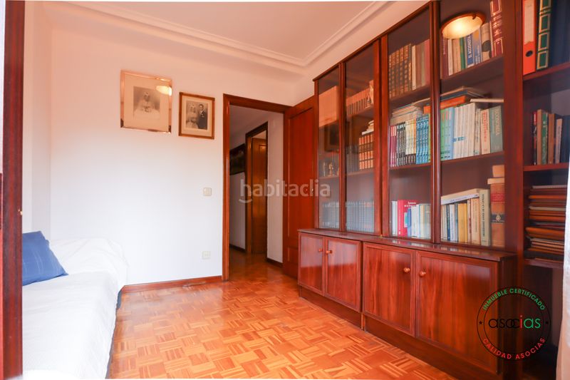 Foto f106c443-f01f-444e-8ab8-b3e3a69e9815. Pis amb calefacció aparcament a El Postigo Oviedo
