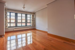 Rent Flat in Oviedo - calle magdalena  12. oviedo 12. Piso en alquiler en calle magdalena, junto al fontán  casco hist